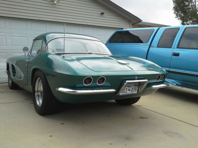 Chevrolet Corvette 1961 image number 20