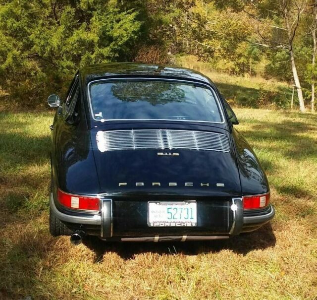 Porsche 911 1967 image number 2