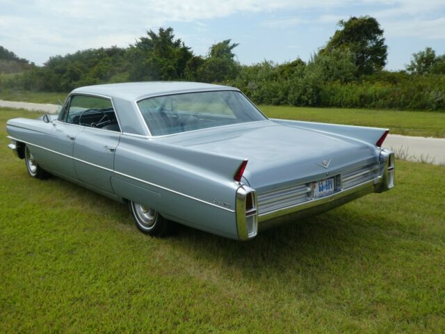 Cadillac DeVille 1963 image number 19