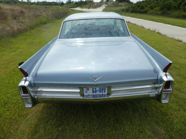 Cadillac DeVille 1963 image number 20