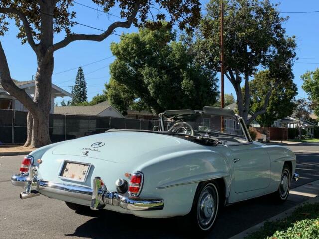 Mercedes-Benz SL-Class 1959 image number 3