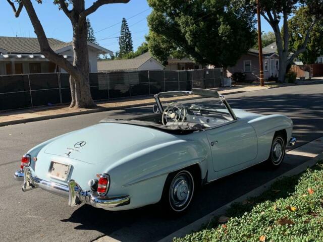 Mercedes-Benz SL-Class 1959 image number 33