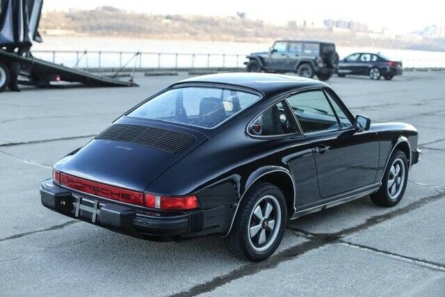 Porsche 911 1976 image number 10