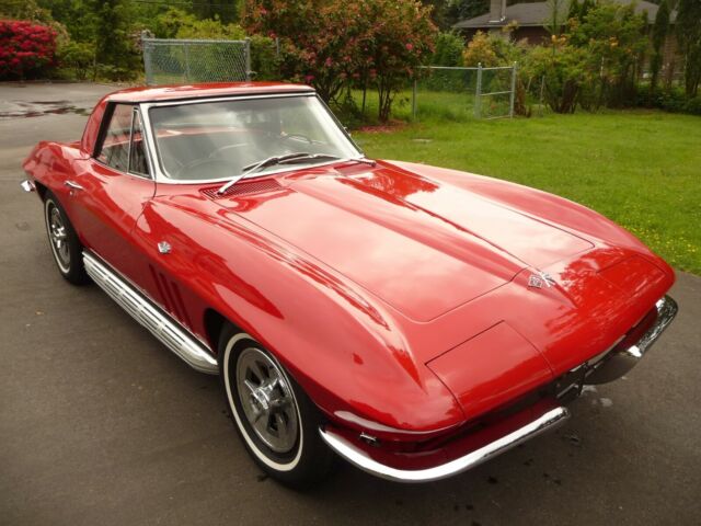 Chevrolet Corvette 1965 image number 0