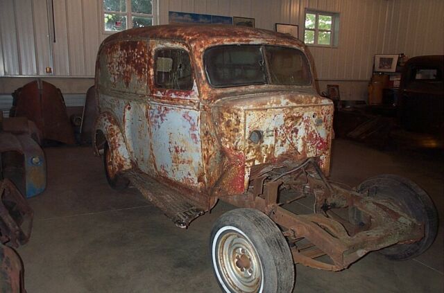 Ford F-100 1946 image number 0