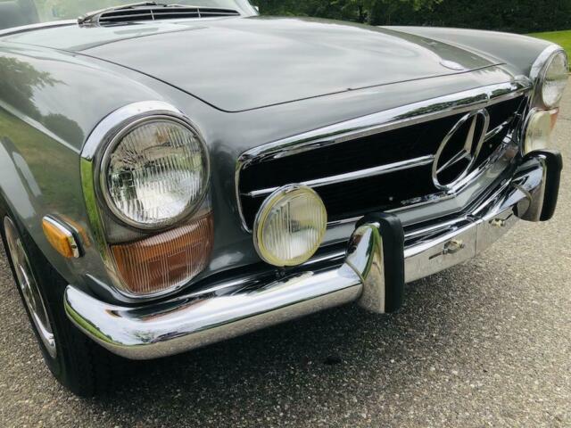 Mercedes-Benz SL-Class 1970 image number 20