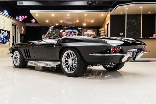 Chevrolet Corvette 1965 image number 16