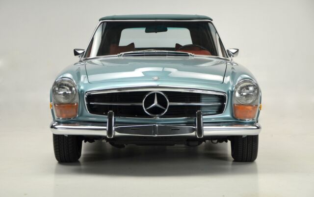 Mercedes-Benz S-Class 1970 image number 13