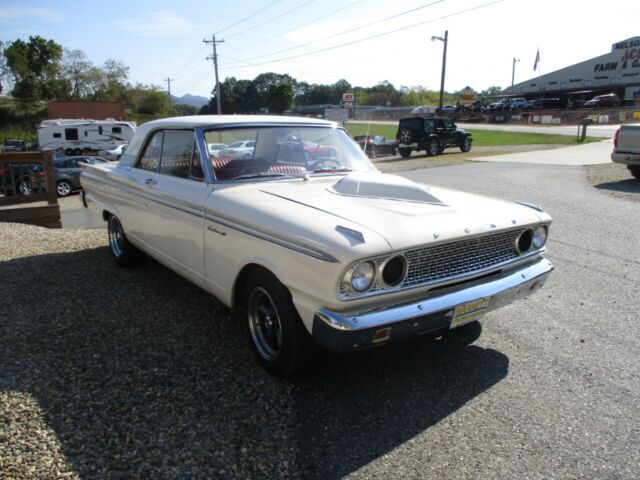 Ford Fairlane 1963 image number 28