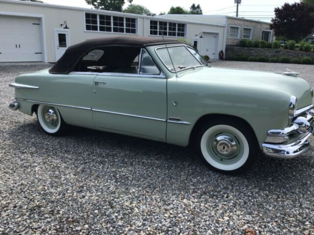 Ford Custom convertable 1951 image number 20