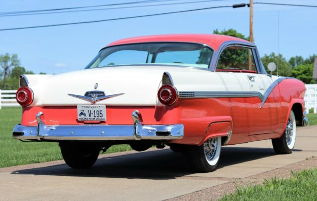 Ford Crown Victoria 1956 image number 10