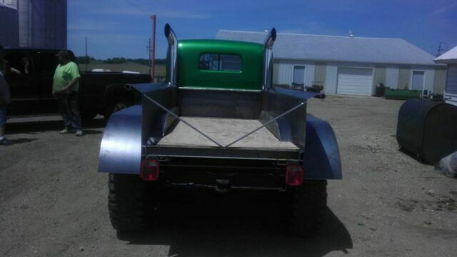 Dodge Power Wagon 1946 image number 2