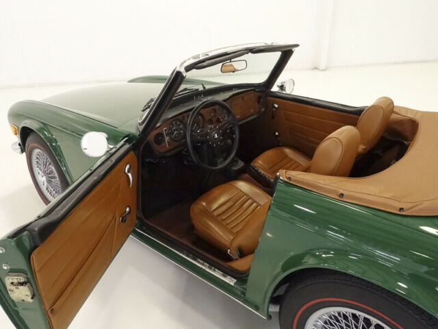 Triumph TR-6 1971 image number 13