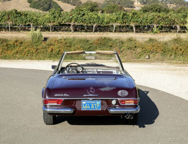 Mercedes-Benz SL-Class 1968 image number 3