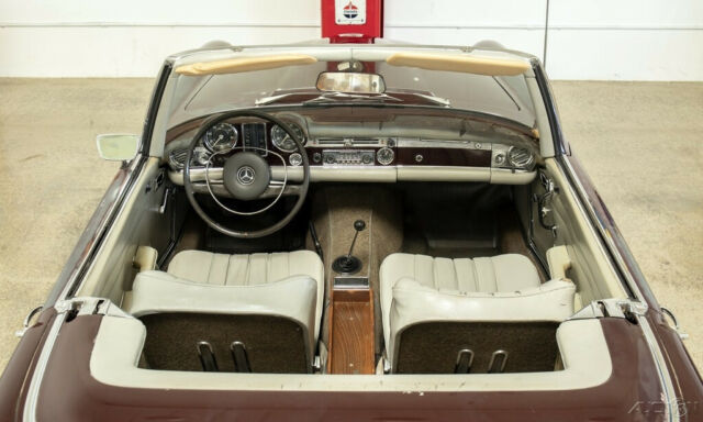 Mercedes-Benz SL-Class 1968 image number 31