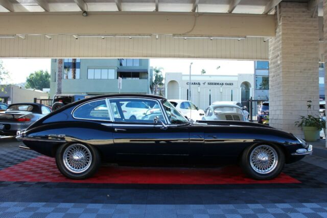 Jaguar E-Type 1968 image number 19