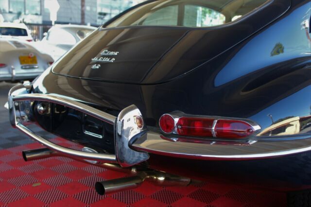 Jaguar E-Type 1968 image number 5