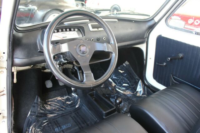 Fiat 500L 1970 image number 31