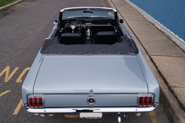 Ford Mustang 1965 image number 17