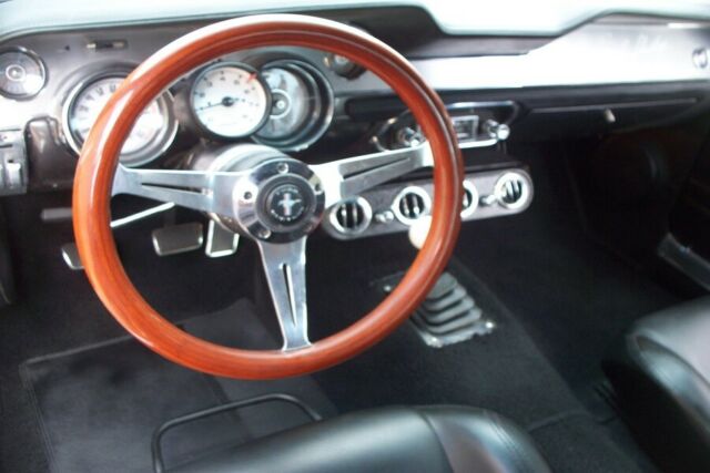 Ford Mustang 1968 image number 23