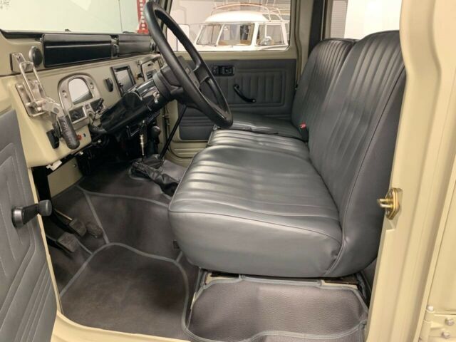 Toyota Land Cruiser 1979 image number 15