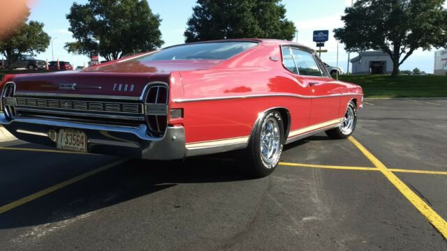 Ford Galaxie 1968 image number 4