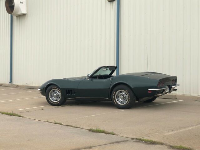 Chevrolet Corvette 1968 image number 17