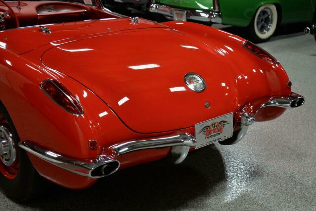 Chevrolet Corvette 1960 image number 18