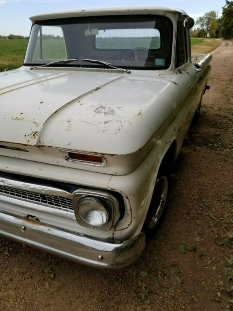 Chevrolet C-10 1966 image number 2