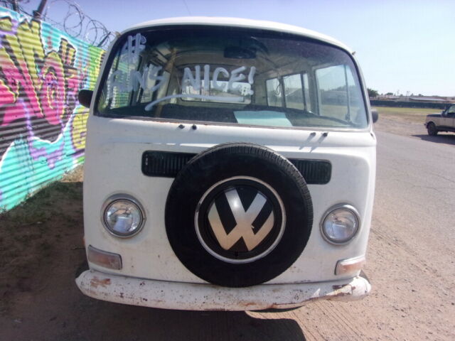 Volkswagen Combi 1972 image number 1