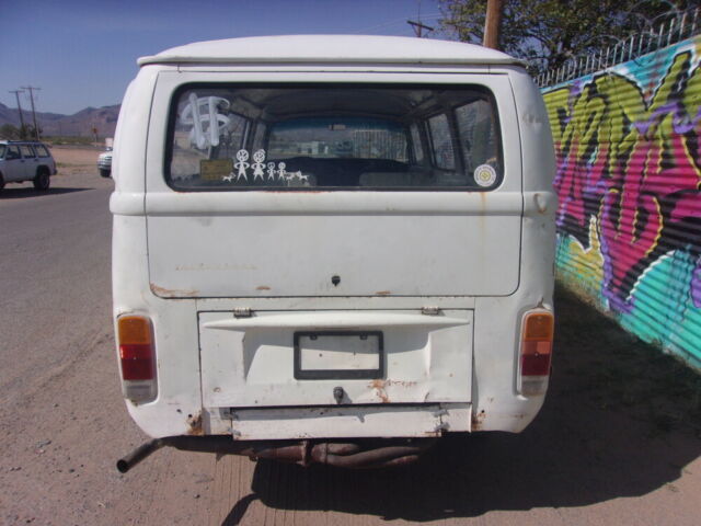 Volkswagen Combi 1972 image number 16