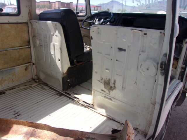 Volkswagen Combi 1972 image number 21