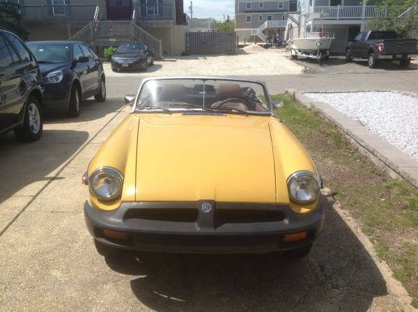 MG MGB 1977 image number 0