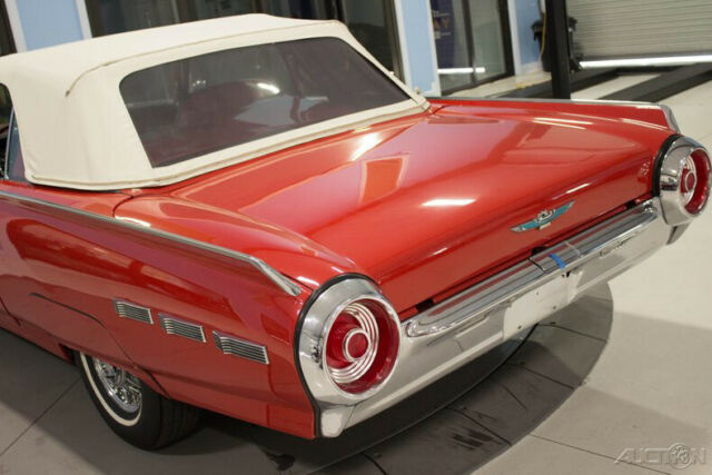 Ford Thunderbird 1962 image number 17