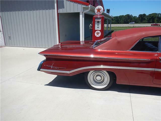 Oldsmobile Ninety-Eight 1960 image number 12