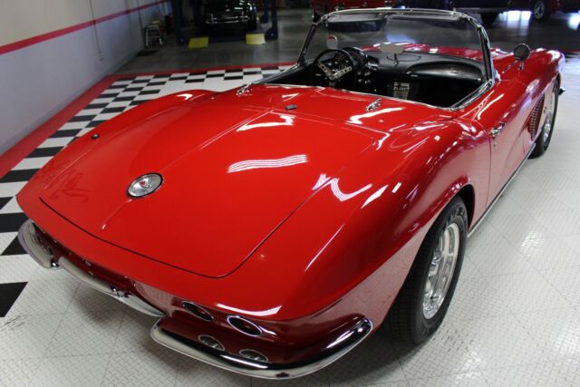 Chevrolet Corvette 1962 image number 31