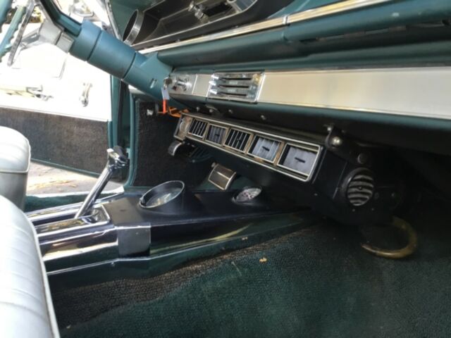 Chevrolet Impala 1965 image number 21