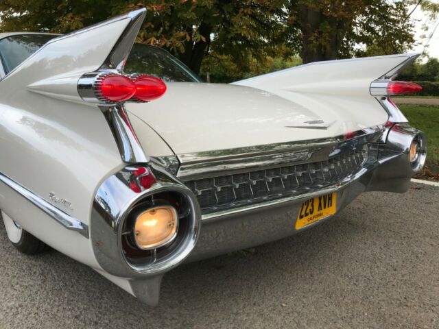 Cadillac DeVille 1959 image number 0