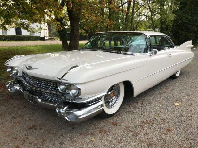 Cadillac DeVille 1959 image number 1