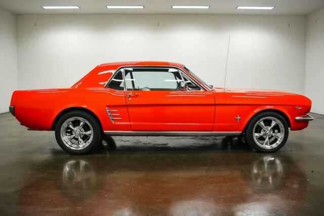 Ford Mustang 1966 image number 31