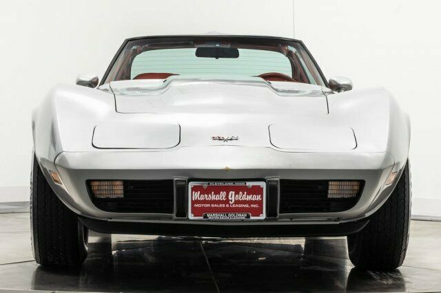 Chevrolet Corvette 1977 image number 2