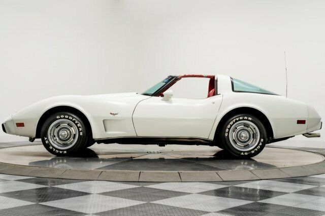 Chevrolet Corvette 1979 image number 29