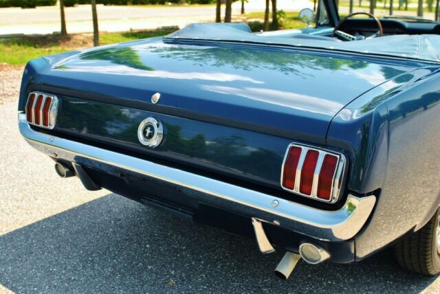 Ford Mustang 1965 image number 12