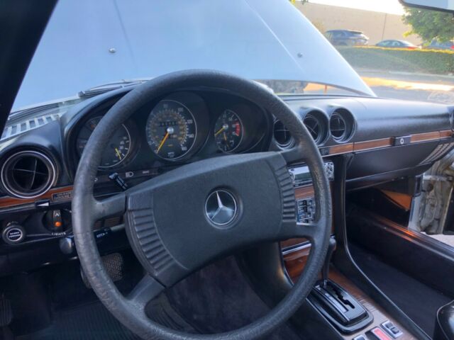 Mercedes-Benz SL-Class 1979 image number 20