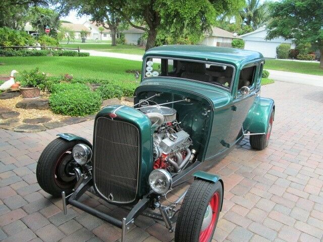 Ford 5 Window Coupe 1932 image number 14