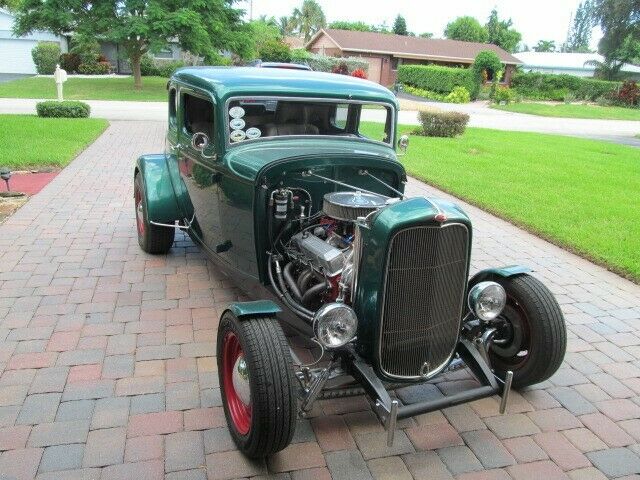 Ford 5 Window Coupe 1932 image number 15