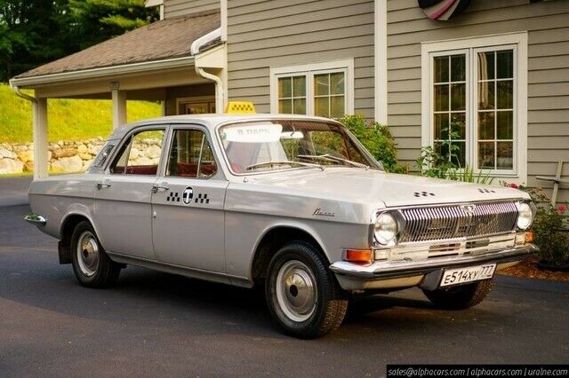 Volga GAZ M24 Moscow Taxi 1976 image number 8