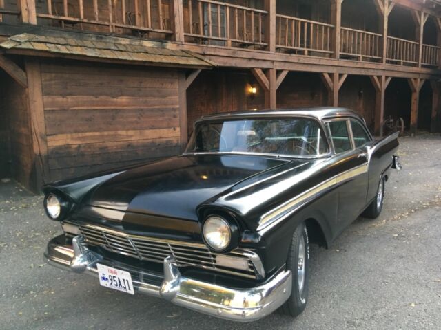 Ford Fairlane 1957 image number 3