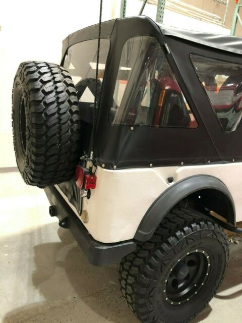 Jeep CJ 1972 image number 13