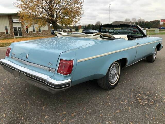 Oldsmobile Eighty-Eight 1975 image number 26